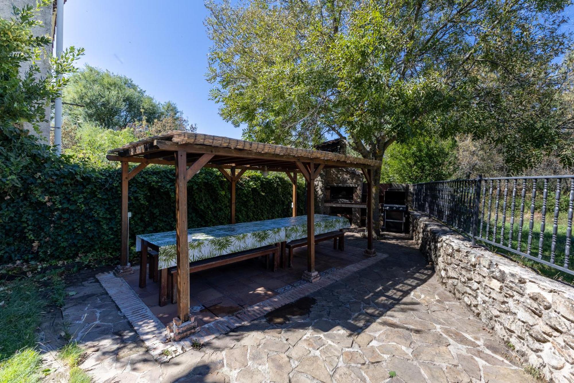 La Serna del Monte La Carcavaゲストハウス エクステリア 写真